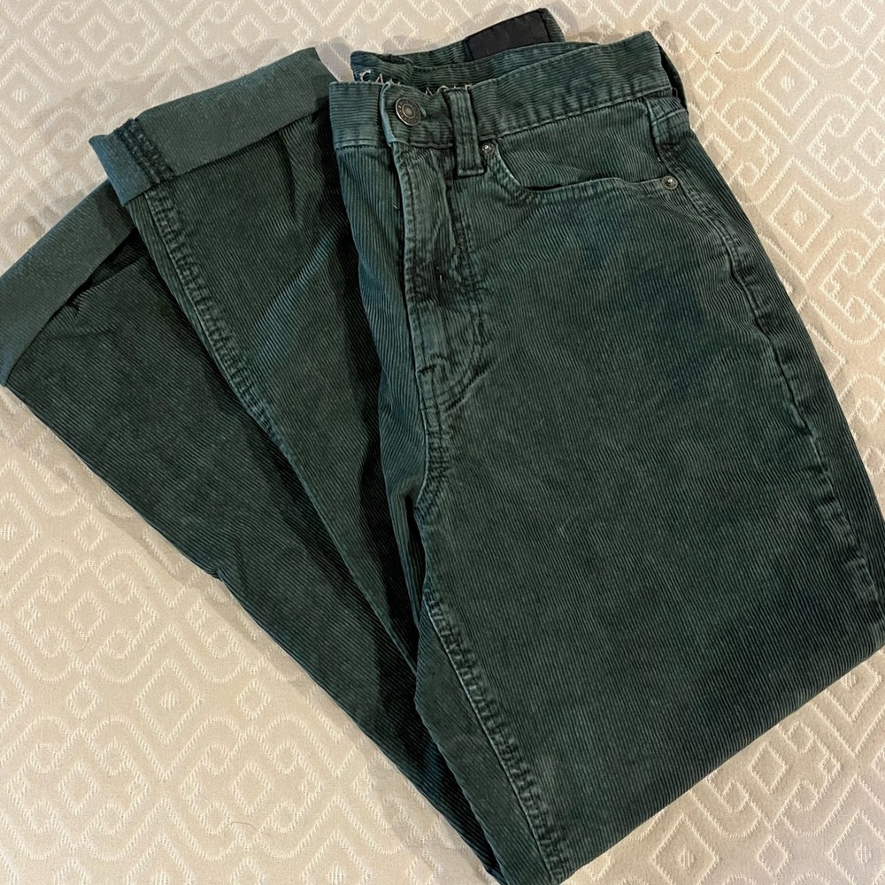 American Eagle Forest Green ‘Mom Jean’ Corduroys Size 2